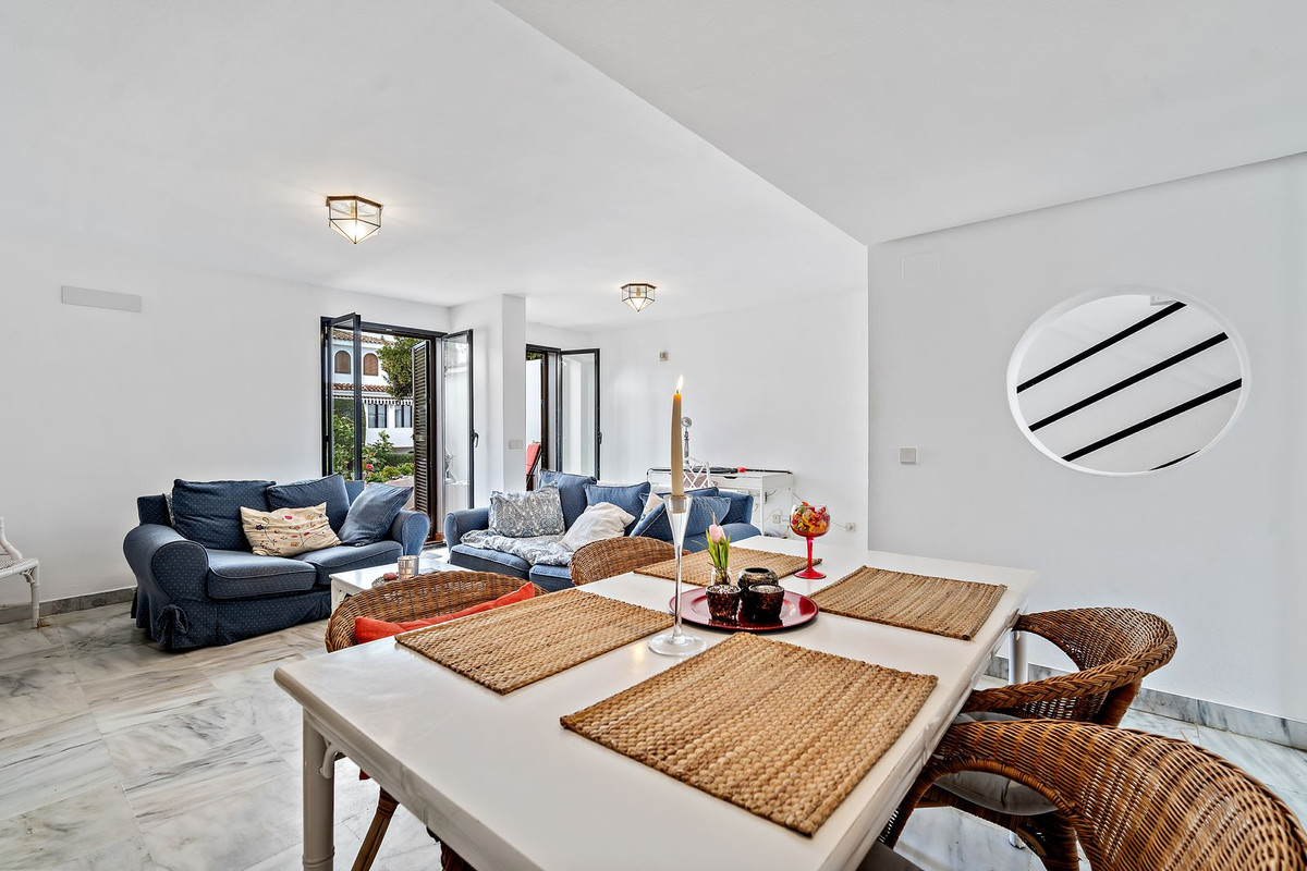 https://cdn.resales-online.com/public/y2bix7xo8m/properties/c5642c3d90e111ed98460217bc231ef4/w1200/11-20939a0134ad724a8cb2a801094d15a4.jpg?v=1673433533