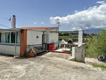 https://cdn.resales-online.com/public/h0v3325kpu/properties/7fee7afbfc6111edb6600217bc231ef4/w1200/1-7980e48d732b6fc85c14b43b94d2aa54.jpg?v=1685176720