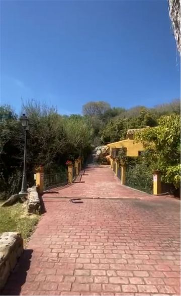 https://cdn.resales-online.com/public/43uk4ir2o1/properties/daefc59b09d511eeb6600217bc231ef4/w1200/1-7980e48d732b6fc85c14b43b94d2aa54.jpg?v=1687274959
